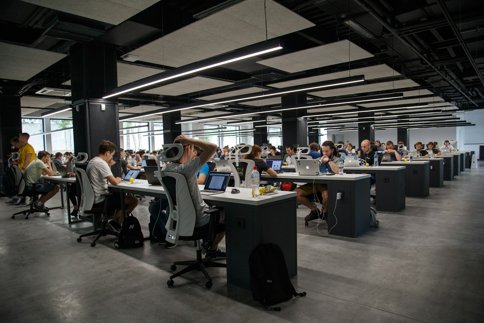 Quiet workspace for checking what performed this week