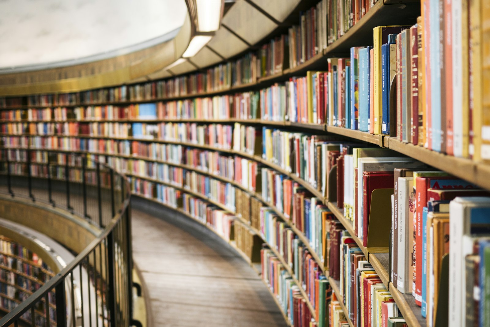 Shared publishing workflow reducing handoff friction